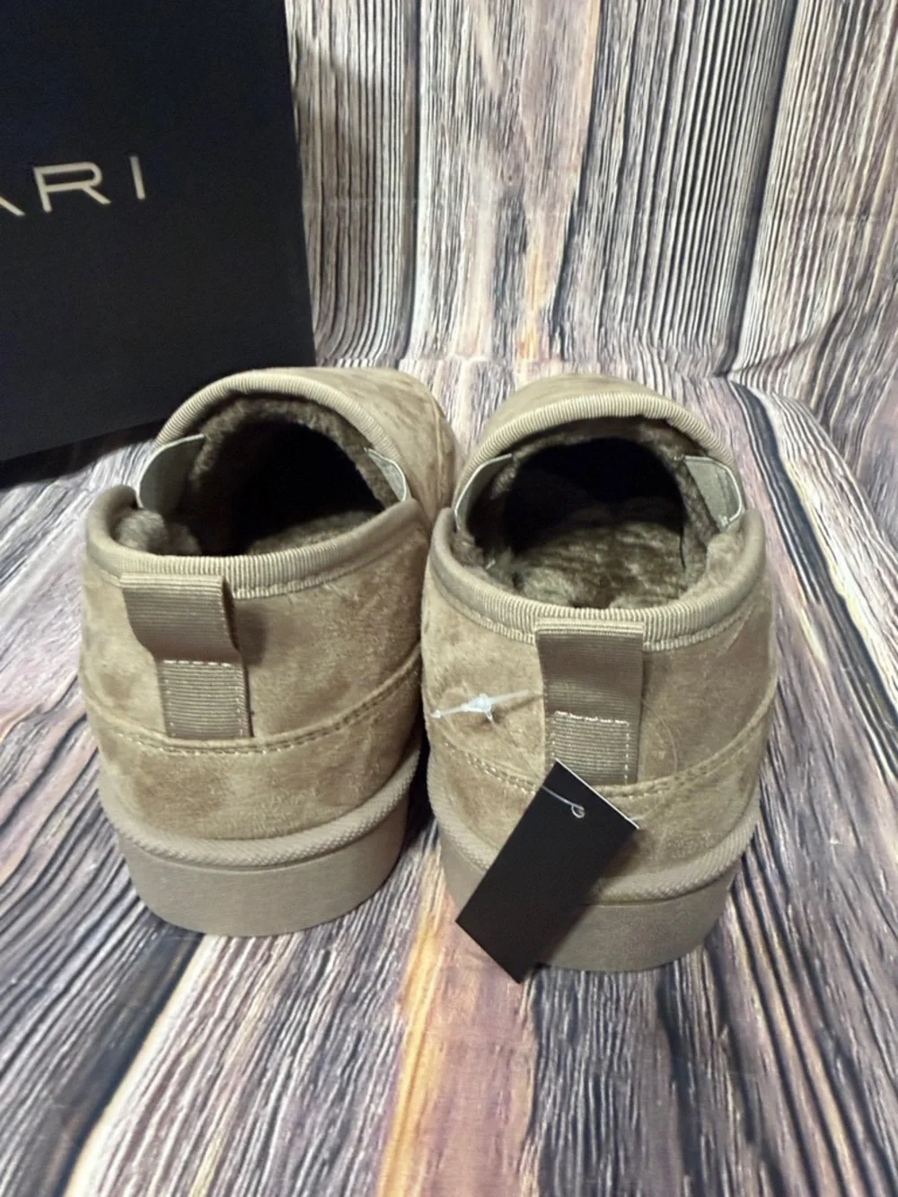 Tahari Travis Faux Fur Lined Slip-On Shoes Size 10 Taupe new with tags